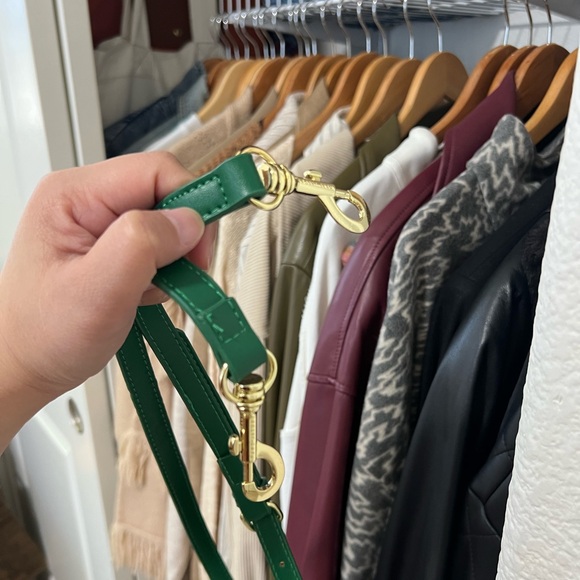 MARC JACOBS The Tote Bag Medium Suede & Sherpa Trim - Picture 14 of 16